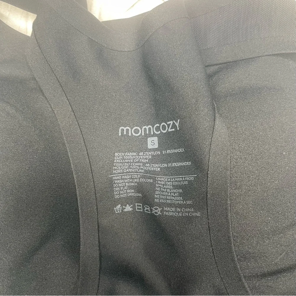 Momcozy Halter Back Sports Bra NWT Size Small Black Pullover Padded Exercise‎